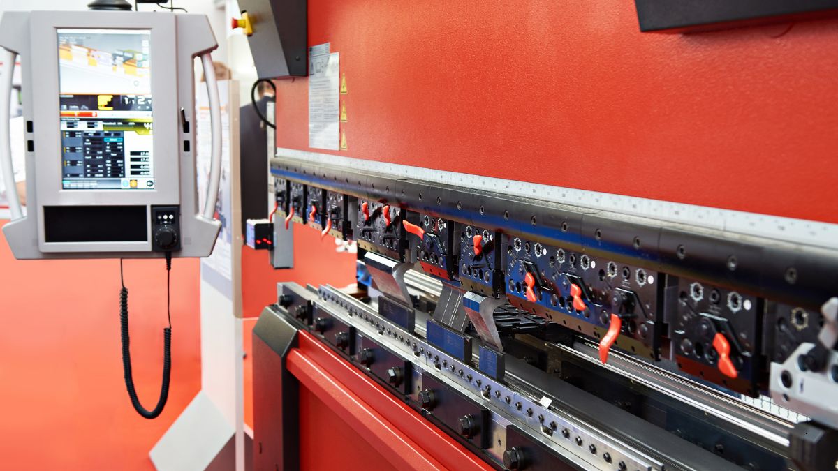 Piegatura CNC e Sostenibilità: Un Futuro Più Verde per l'Industria | GNG Meccanica Srl Carpenteria Meccanica Industriale Parma Bologna Milano Verona Genova Firenze