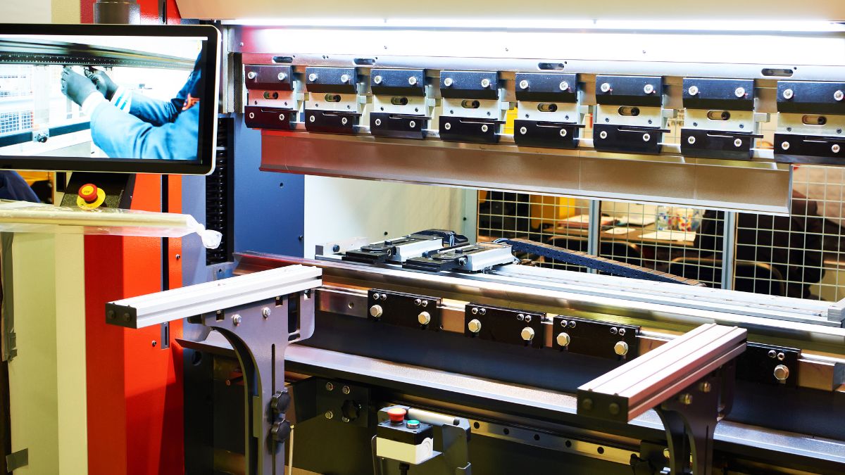 Innovazioni nella Piegatura CNC: Nuove Tecnologie e Tendenze del Settore | GNG Meccanica Srl Carpenteria Meccanica Industriale Parma Bologna Milano Verona Genova Firenze